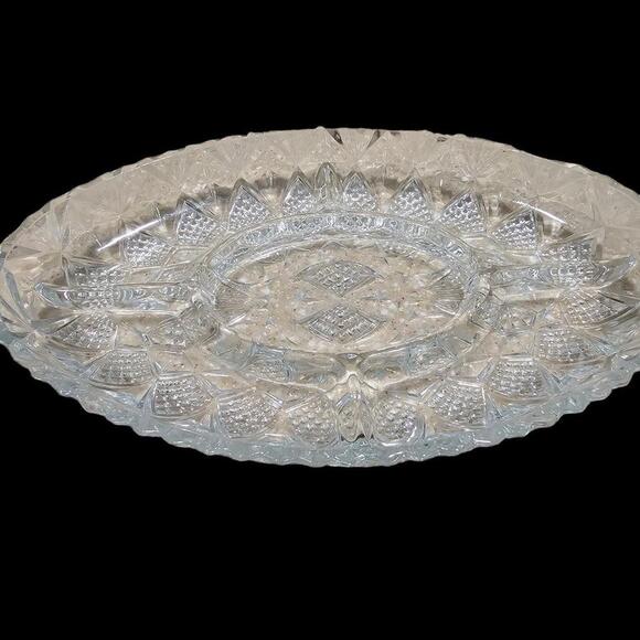 Vintage Oval cut crystal divided serving dish - Picture 3 of 9